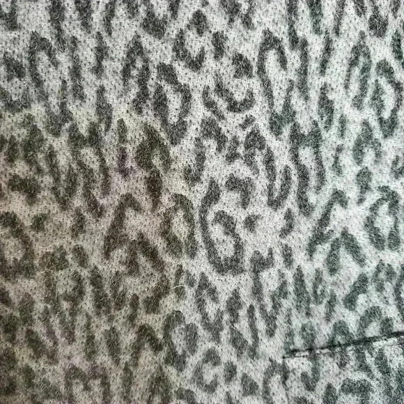 Size 8 Calvin Klein Gray Leopard Cheetah Print Button Wool Wrap Coat With Belt - Picture 4 of 6
